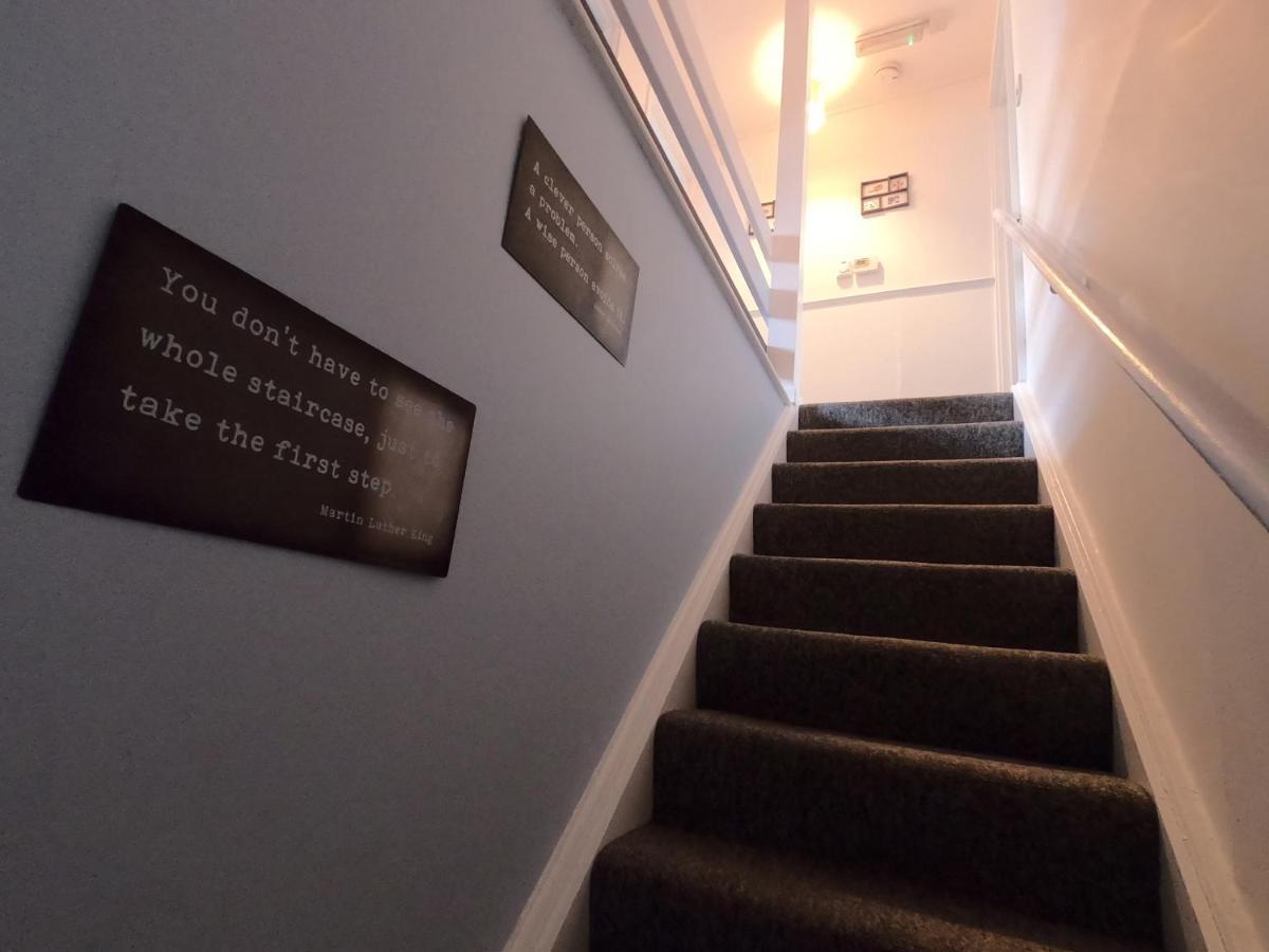 Hampton House Hotel Northampton Buitenkant foto
